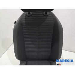 Peugeot - 208 - Stoel rechts