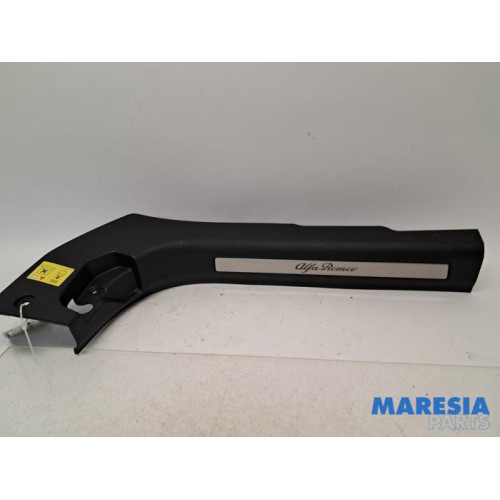 Alfa Romeo - Junior Elettrica - Step insert, left