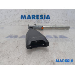 Renault - Megane - Seatbelt tensioner, left