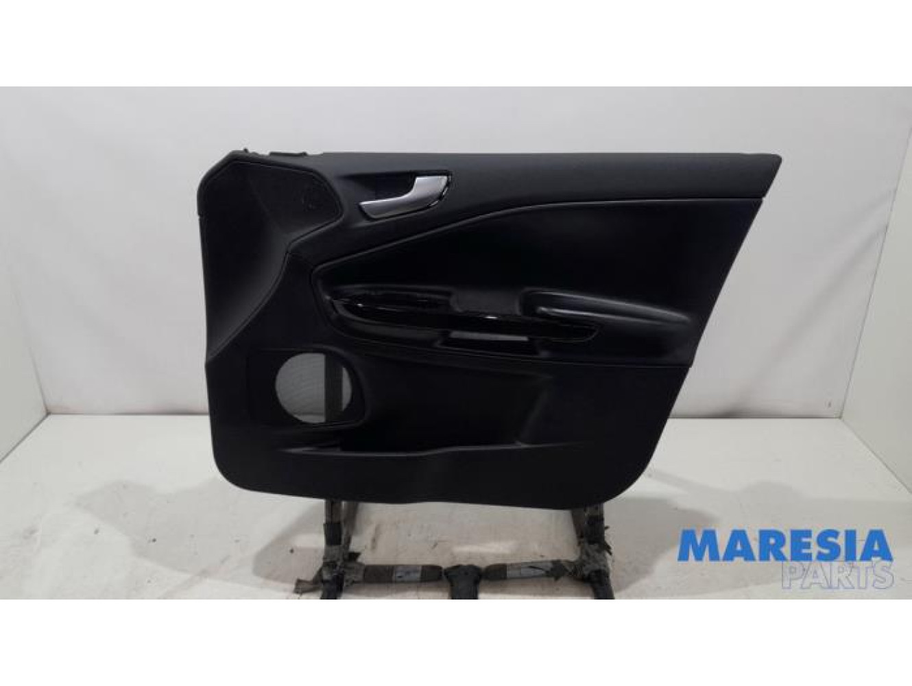 Alfa Romeo - Giulietta - Front door trim 4-door, right