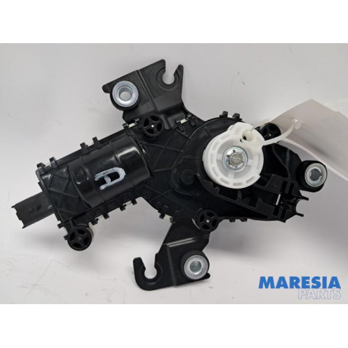 Alfa Romeo - Junior Elettrica - Tailgate lock mechanism