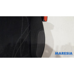 Peugeot - 208 - Seat, right