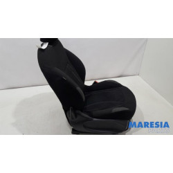 Peugeot - 208 - Seat, right