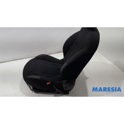 Peugeot - 208 - Seat, right