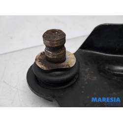 Renault - Clio - Draagarm onder rechts-voor