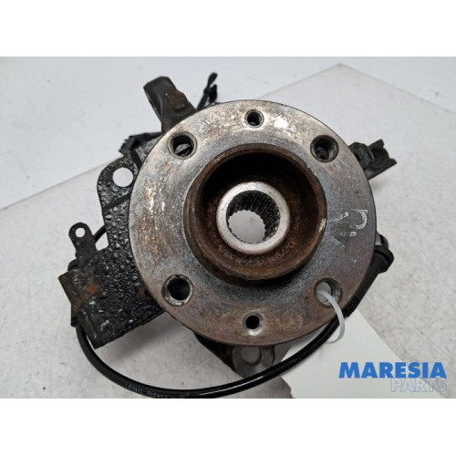 Renault - Clio - Achsschenkel rechts vorne