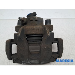 Renault - Clio - Bremszange rechts vorne