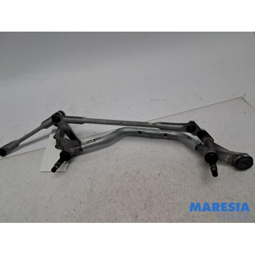 Renault - Clio - Wiper mechanism