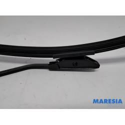 Renault - Clio - Ruitenwisserarm voor