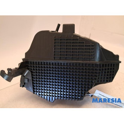 Renault - Clio - Luchtfilterhuis