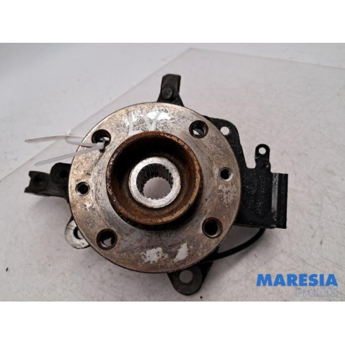 Renault - Clio - Fusee links-voor