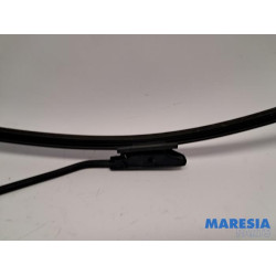 Renault - Clio - Ruitenwisserarm voor