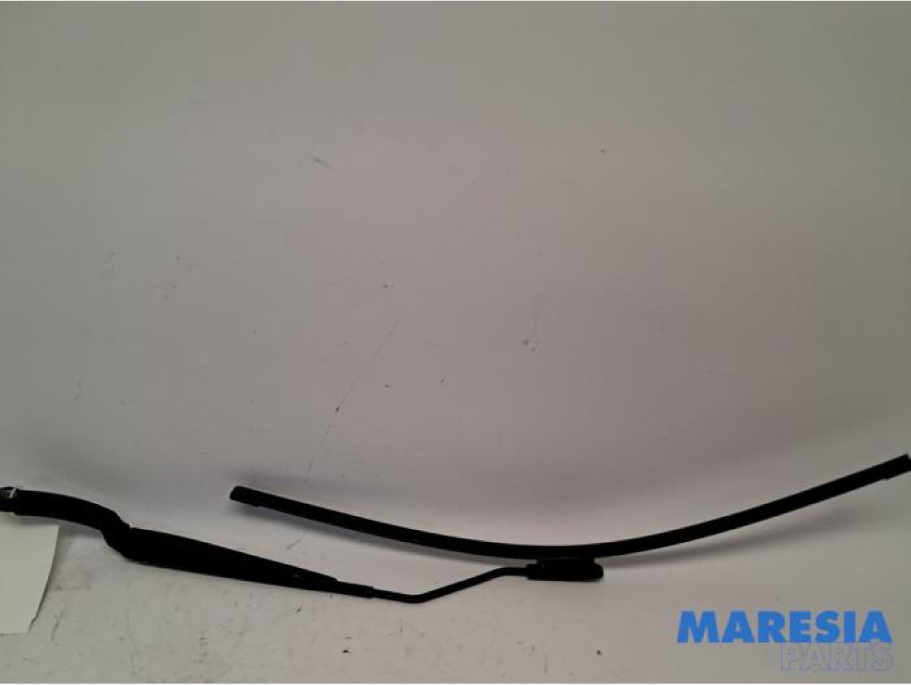 Renault - Clio - Ruitenwisserarm voor