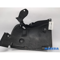 Renault - Megane - Wheel arch liner