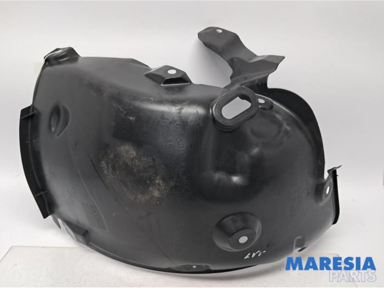 Renault - Megane - Wheel arch liner