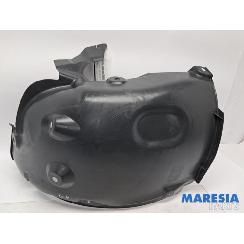 Renault - Megane - Wheel arch liner