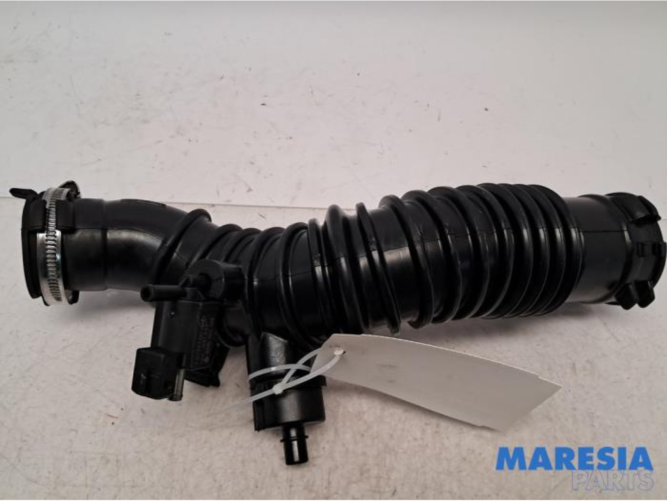 Renault - Megane - Air intake hose