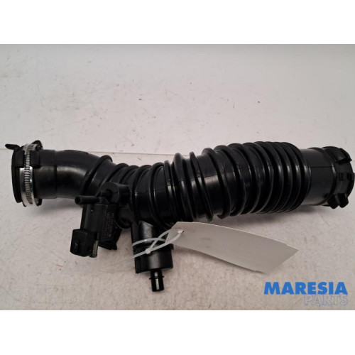 Renault - Megane - Air intake hose