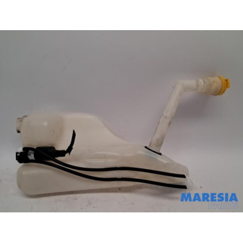 Renault - Megane - Front windscreen washer reservoir