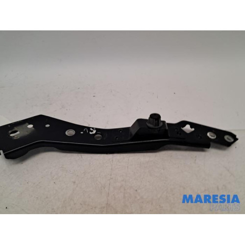 Renault - Megane - Front panel