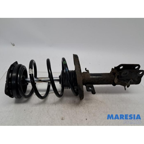 Renault - Megane - Stoßdämpferstrebe rechts vorne