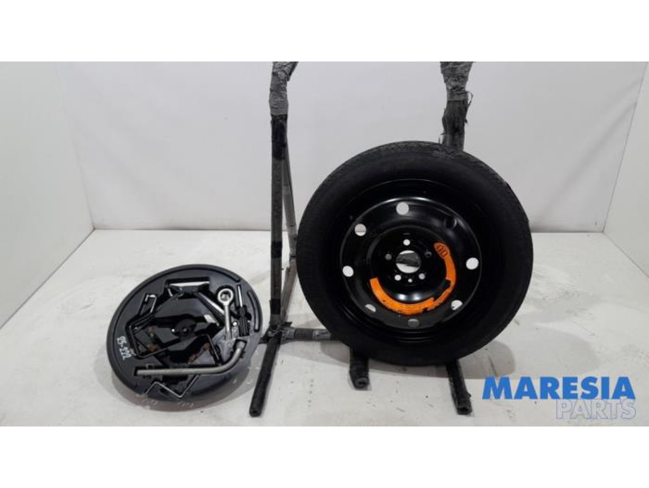 Alfa Romeo - Giulietta - Krikset + reservewiel