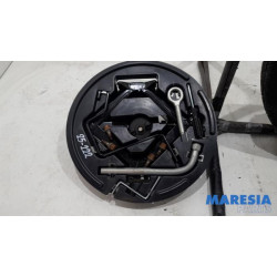 Alfa Romeo - Giulietta - Krikset + reservewiel