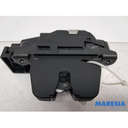 Peugeot - 308 - Tailgate lock mechanism