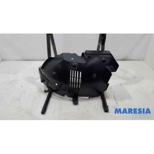 Renault - Trafic - Wheel arch liner