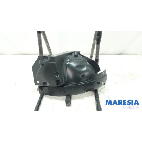 Renault - Trafic - Passage de roue