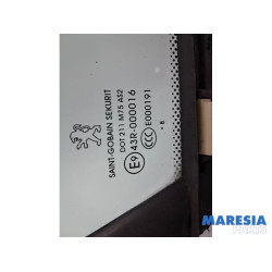 Peugeot - 308 - Quarter light, front right