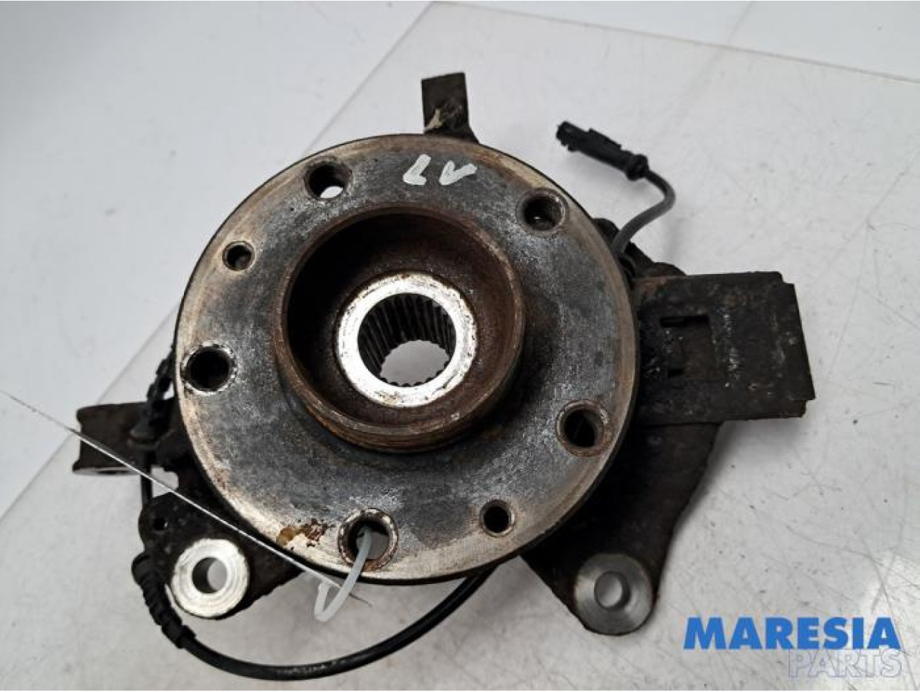 Renault - Megane - Fusee links-voor