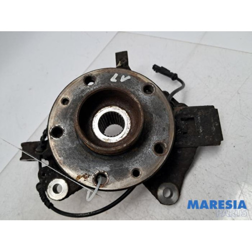 Renault - Megane - Knuckle, front left