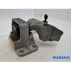 Renault - Megane - Engine mount