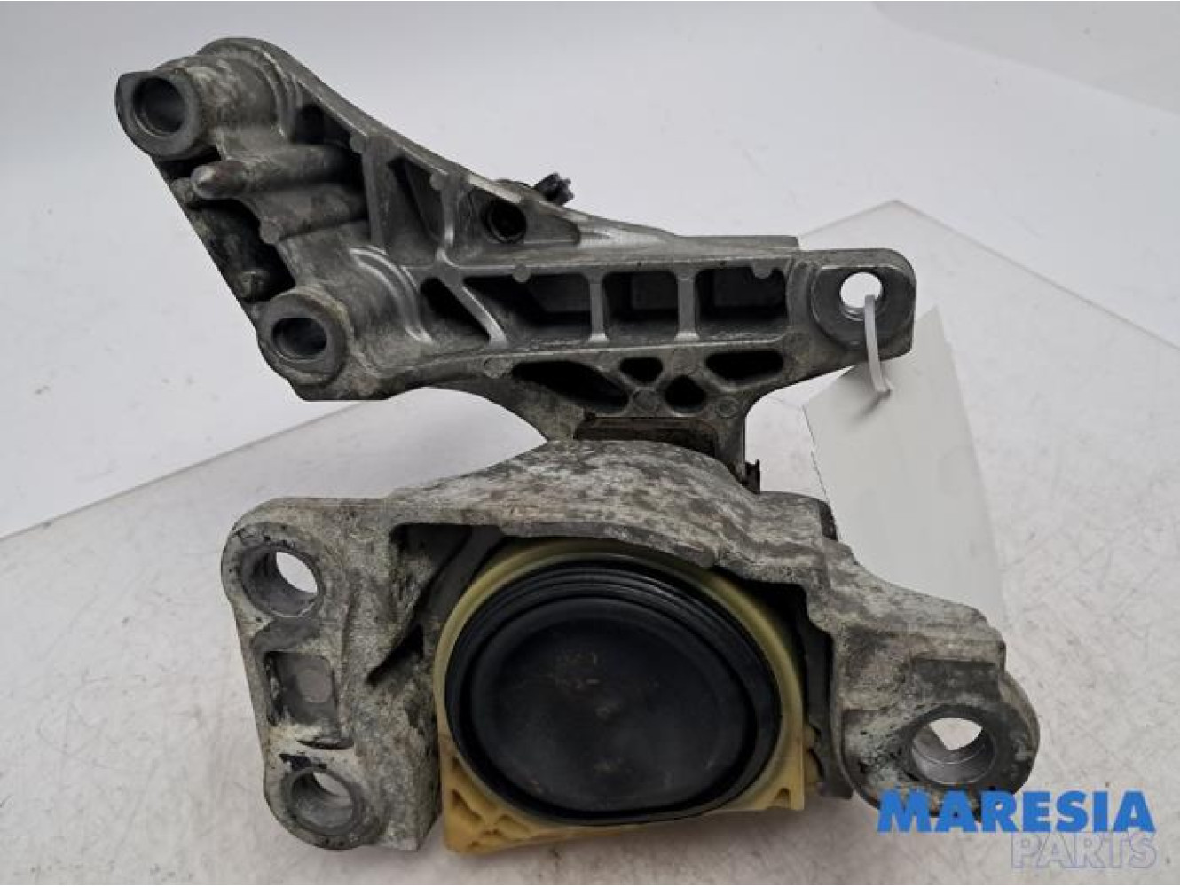 Renault - Megane - Engine mount