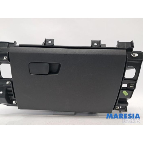 Renault - Trafic - Glovebox