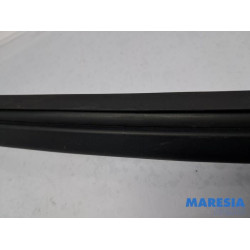 Renault - Trafic - Frontscreen frame