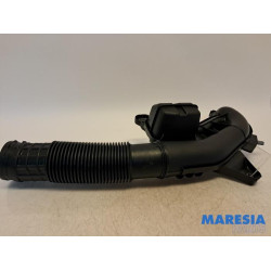 Renault - Trafic - Air intake hose