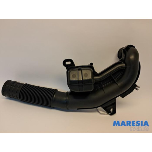 Renault - Trafic - Air intake hose
