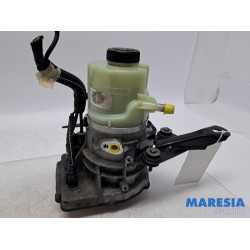 Renault - Trafic - Stuurbekrachtiging Pomp