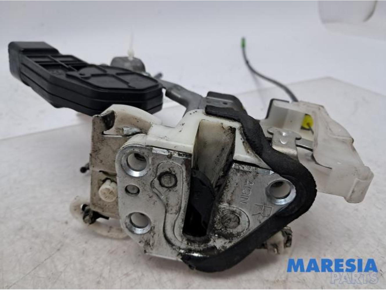 Peugeot - 107 - Front door lock mechanism 4-door, right
