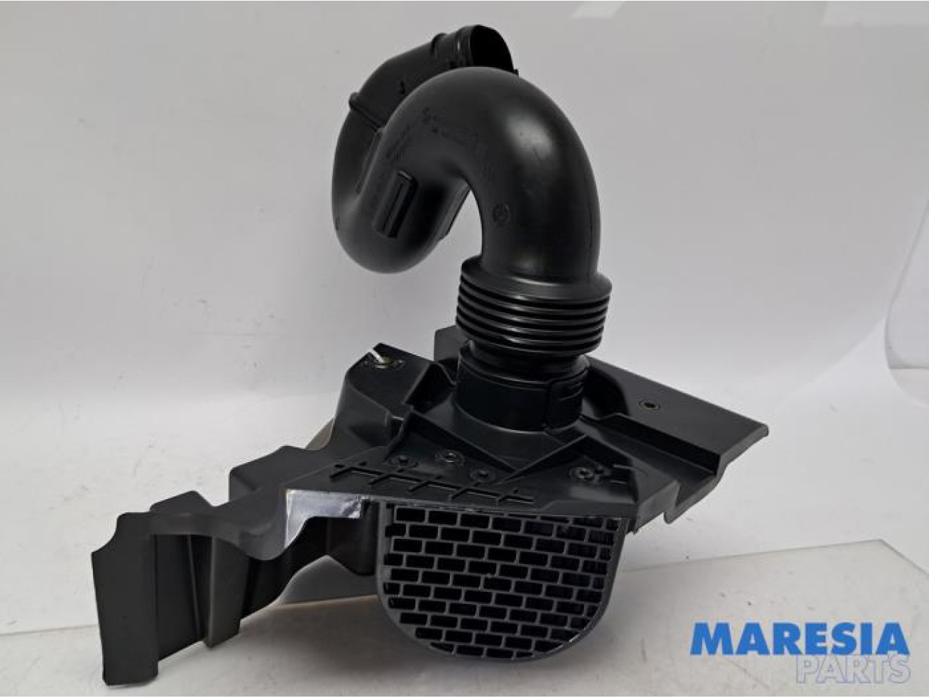 Renault - Trafic - Air intake hose