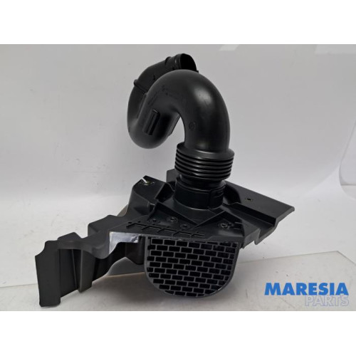 Renault - Trafic - Air intake hose