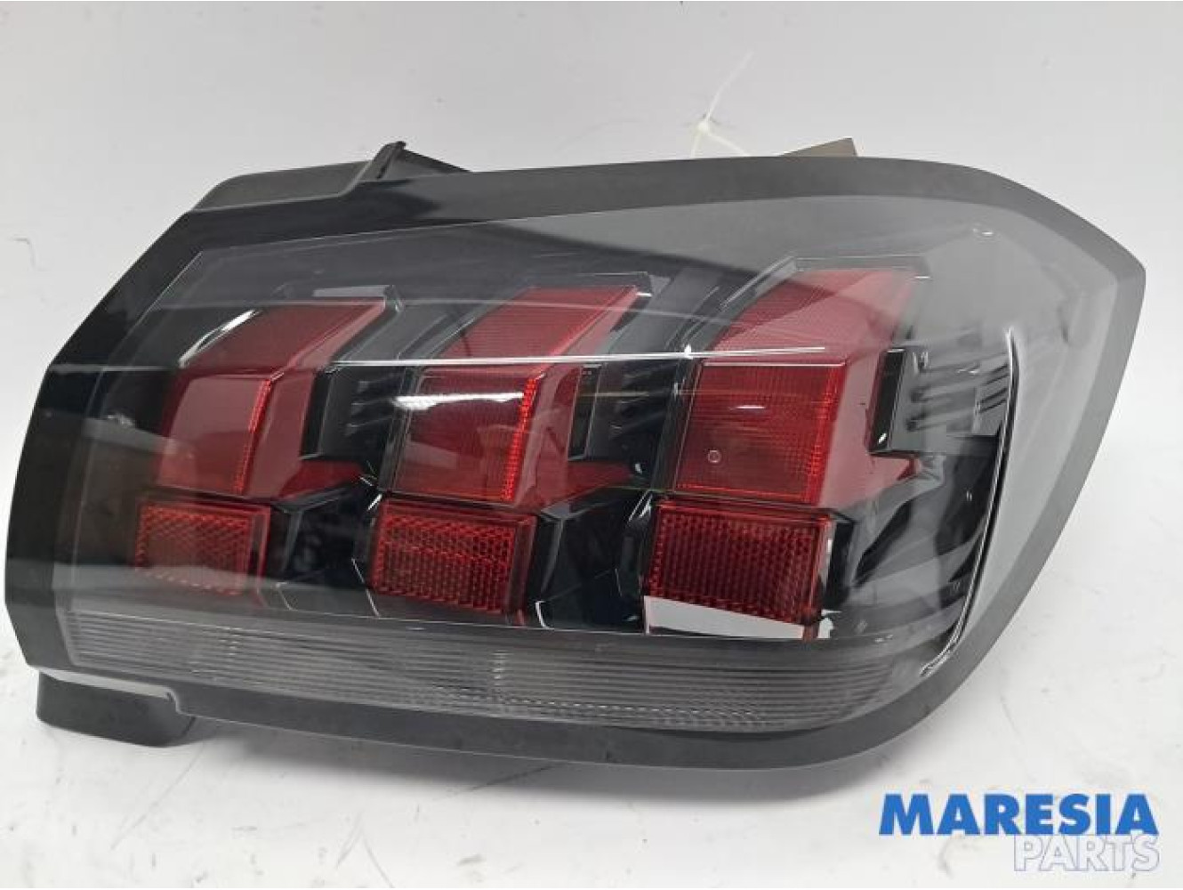 Peugeot - 208 - Feu arrière droit