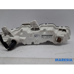 Peugeot - 208 - Tageslicht rechts