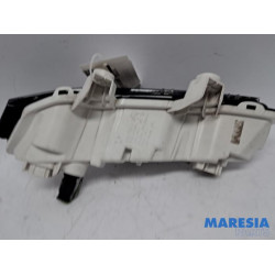 Peugeot - 208 - Tageslicht links