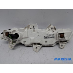 Peugeot - 208 - Tageslicht links