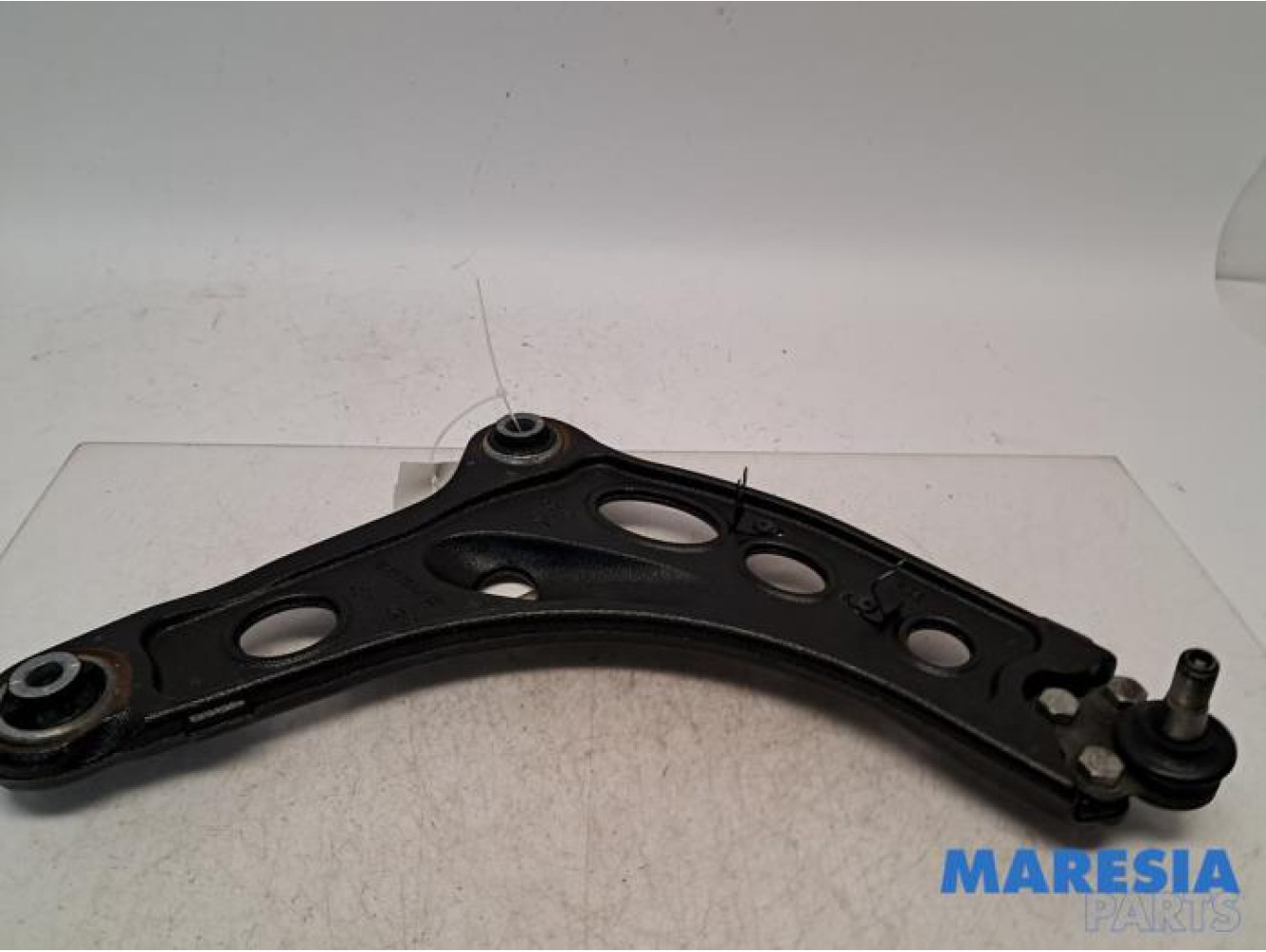 Renault - Trafic - Front lower wishbone, right