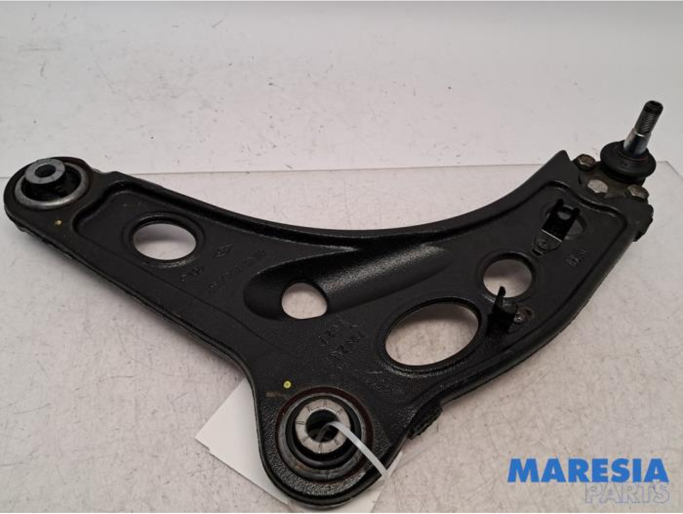 Renault - Trafic - Front lower wishbone, left