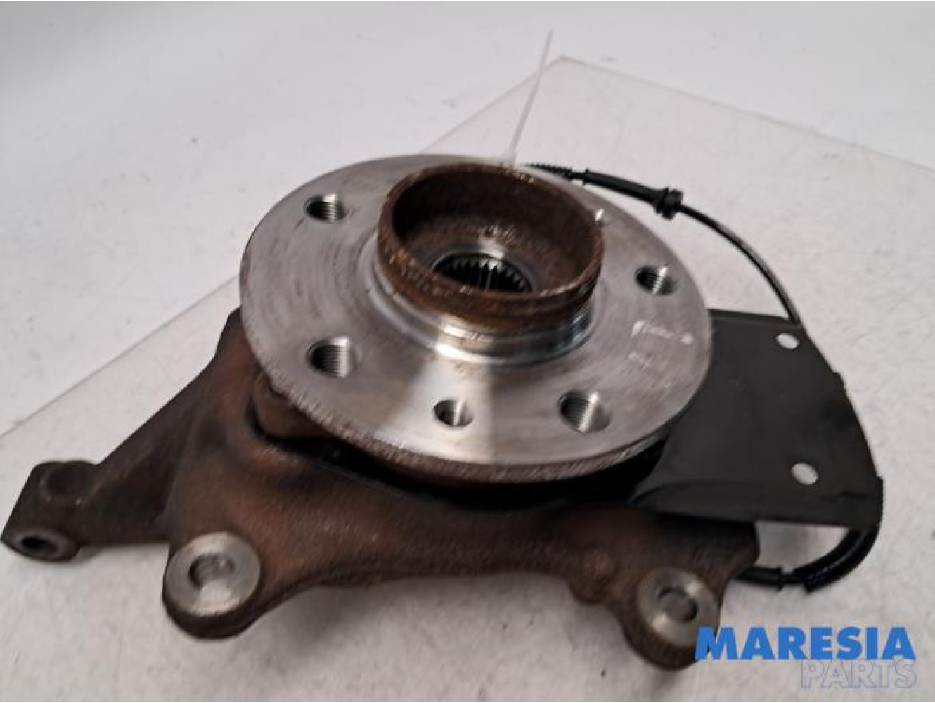 Renault - Trafic - Knuckle, front left